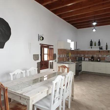 Caserio Leandro I Tias Exterior photo