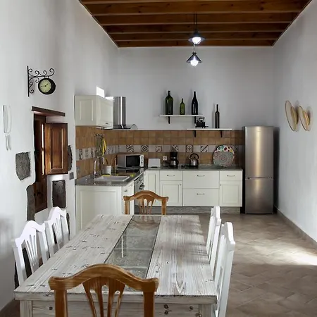 Caserio Leandro I Tias Exterior photo
